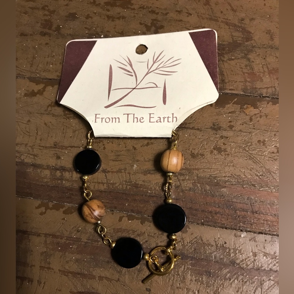 NWT From the Earth 8 in Toggle Clasp Bracelet